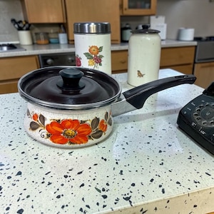 Vintage Sanko Ware Show Pans 6,5" geëmailleerde steelpan deksel Orange Poppy Japan MCM