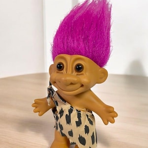 Vintage RUSS Troll Doll 5&quot; Pink Hair Brown Eyes Stone Age Dress 1990s