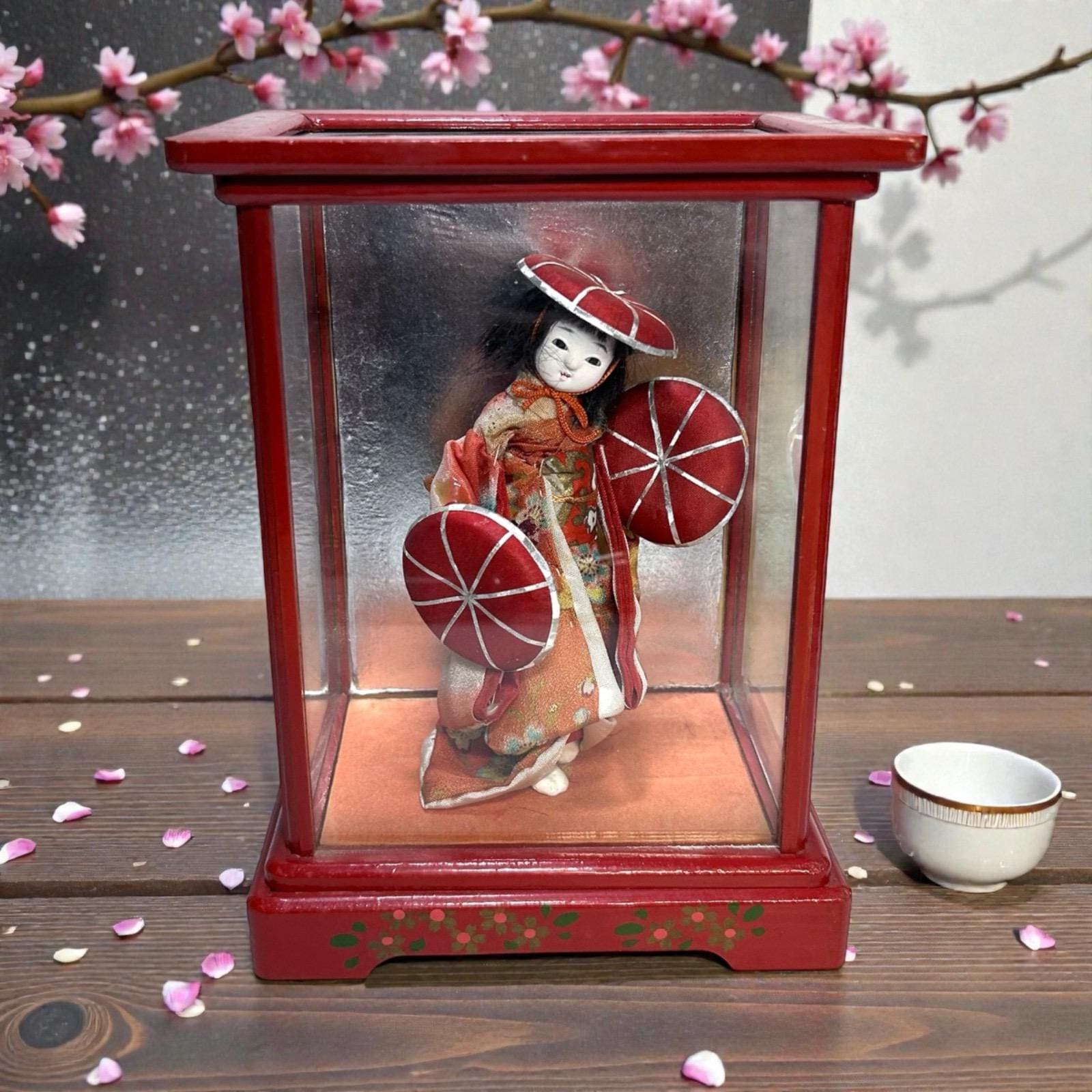 Geisha Doll in Glass Case - Etsy Canada
