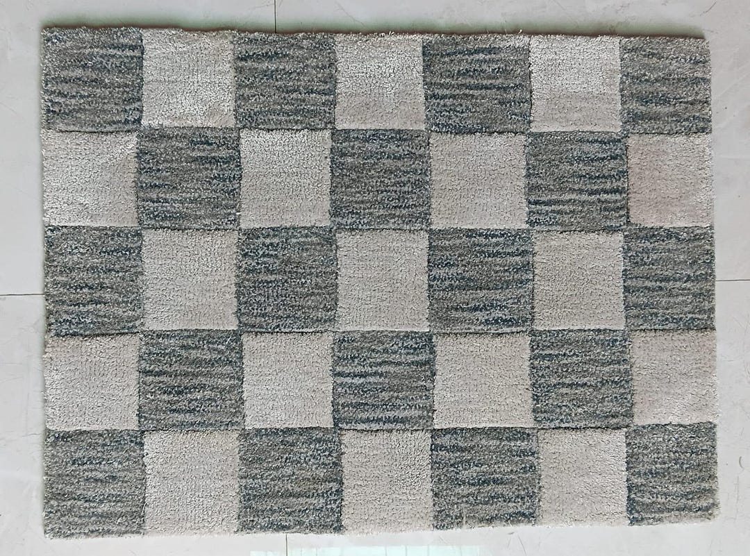 Trendy Geometric Pattern Checker Rug | Handmade Viscose Area Rug in ...