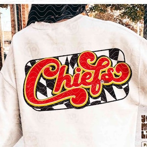 Kariert Chiefs PNG, Vintage Maskottchen Shirt Sublimation, Rot Gelb Spieltag DTF Transfer Distressed College Football Sport DTG Siebdruck