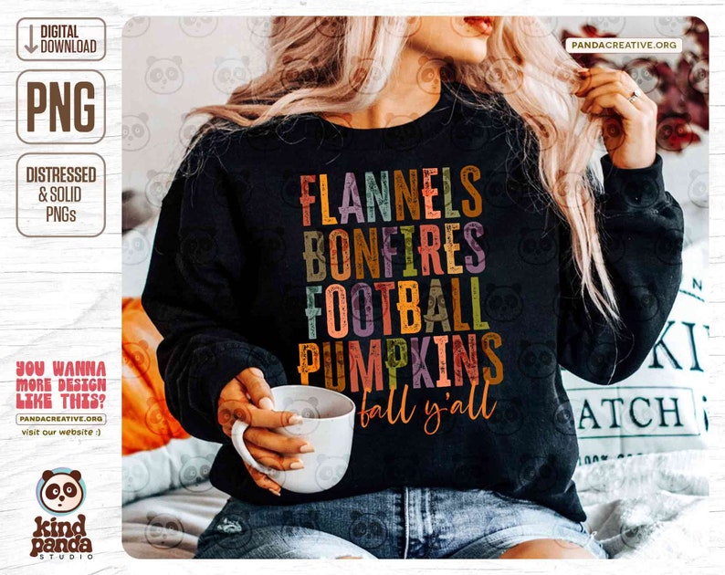 K&ouml;nnte beinhalten: Ein schwarzes Sweatshirt mit einem bunten Grafikdesign, auf dem "Flannels, Bonfires, Football, Pumpkins, Fall y'all" steht.