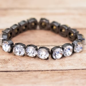 7 inch, Vintage Clear Rhinestones Silver Tone Bracelet - CB25