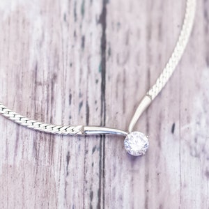 18 inch, Vintage Clear Rhinestone Silver Tone Minimalist Necklace - CB28