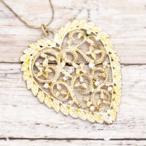 Vintage Gold Tone Art Nouveau Floral Heart Elven Necklace 20 inch - CB15