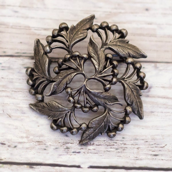 Vintage Art Nouveau Elven Leaves Intricate Brooch - CB1