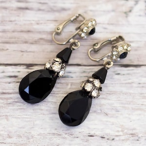 Vintage Black Gothic Faux Gem Silver Tone Clip On Earrings - CB18