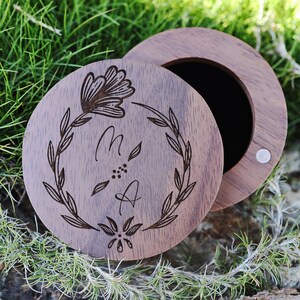 Wreath Floral Wood Ring Box, Wedding Engraved Ring Box, Personalized Wedding Box, Ring Holder, Custom Engraved Ring Box, Wedding Gift