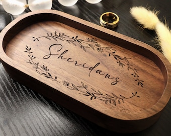 Wreath Wood Wedding Ring Dish, Proposal Jewelry Tray, Engagement Ring Dish, Personalized Jewelry Dish, Wedding Date Ring Caddy, Vows Dish