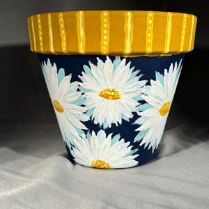 Hand Painted Daisy Flower Pot: 6 Inch Decorative Planter