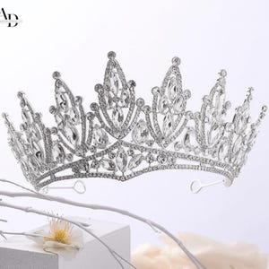 Silver Elegant Tiara, Vintage Silver hair Tiara Crown, Princess Wedding Crystal Prom Tiara, Pageant Bridal Women Tiara, bride hair Jewelry