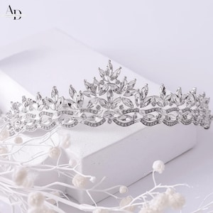 Silver Tiara, Queen Princess Crown Tiara, Bridal Headpiece, Pageant, Prom Tiara, Halloween, Birthday, Anniversary, Valentine, Gift for Mom