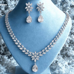 Bridal Silver Necklace set Wedding Jewelry for Bride Silver Bridal Jewelry Bride Necklace Set Bridal Jewelry Set Bridesmaid Jewelry Set Gift