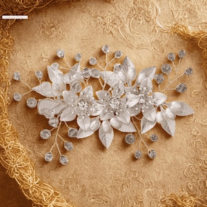 Silver Bridal hairpiece Wedding haircomb Bridal headband Bridal hair piece Bridal headpiece Wedding headpiece Floral hair accessories Flower