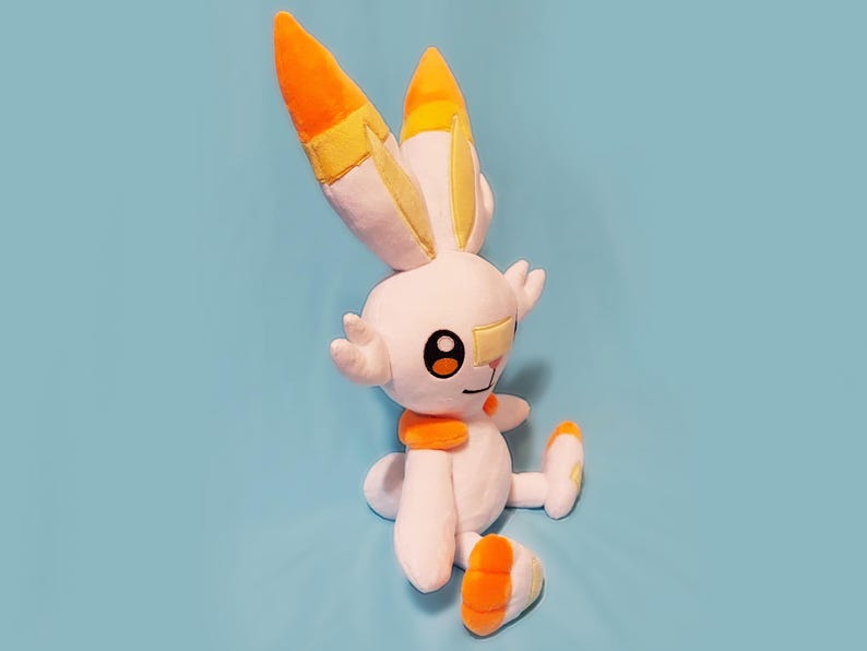 Glänsande Scorbunny Pokémon Lifesize Plysch - Anime-inspirerad handgjord plyschgosedjur samlarobjekt = Kawaii present till gamer bild 6