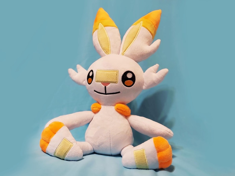 Glänsande Scorbunny Pokémon Lifesize Plysch - Anime-inspirerad handgjord plyschgosedjur samlarobjekt = Kawaii present till gamer bild 8