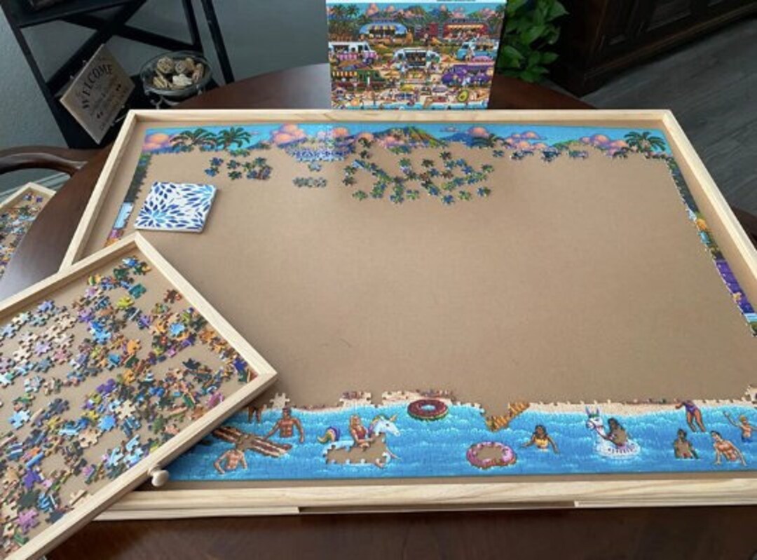 Built myself a cool puzzle table. Just started a 2000 piece. Supervisor  doggo and Inspector Catto approved! 😆 : r/Jigsawpuzzles