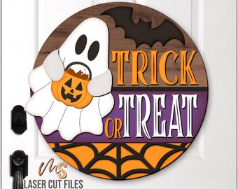 Placa de Halloween com Fantasma em SVG - Enfeite de Porta de Halloween em SVG - Doces ou Travessuras em SVG - Arquivos para Corte a Laser - Placa de Porta de Halloween - Glowforge Cricut