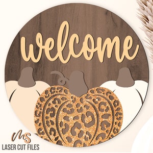 Placa de boas-vindas de outono Svg - Suporte de porta de outono SVG - Abóbora com estampa de leopardo Svg - Placa de porta de outono - Outono Svg - Arquivos cortados a laser - Arquivos Glowforge