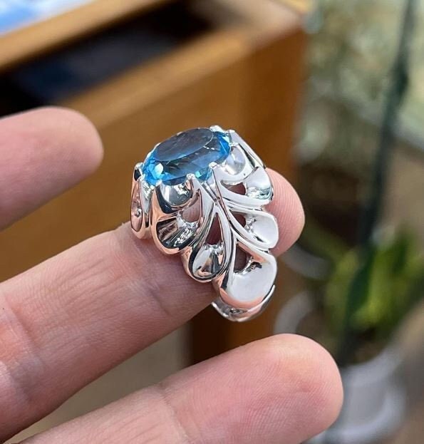 ハンドメイド 10 カラット ブルー トパーズ リング：スターリング