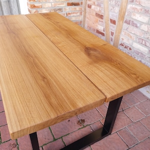 Woodhood matbord / trädgårdsbord, tillverkat av massiv ek och en robust stålram, massivt träbord, oljat, lämpligt för inomhus- och utomhusbruk, träbord bild 6