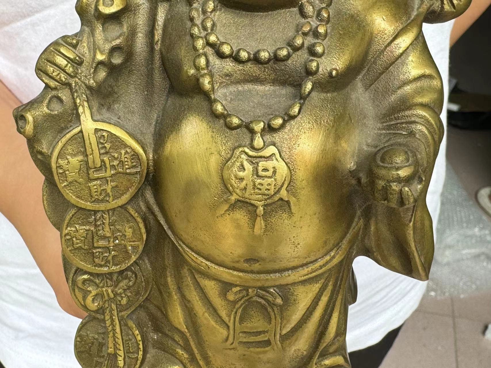 銅製の笑い仏像 3.9インチ 弥勒像 自宅やオフィスのデスク装飾、風水、繁栄