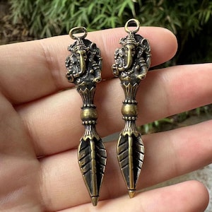 2 Pcs Copper buddha Phurba pendant Feng shui gifts Vajra Handicraft Collection Decoration, Tibetan Dorje Buddhism Mahakala amulet craft G200
