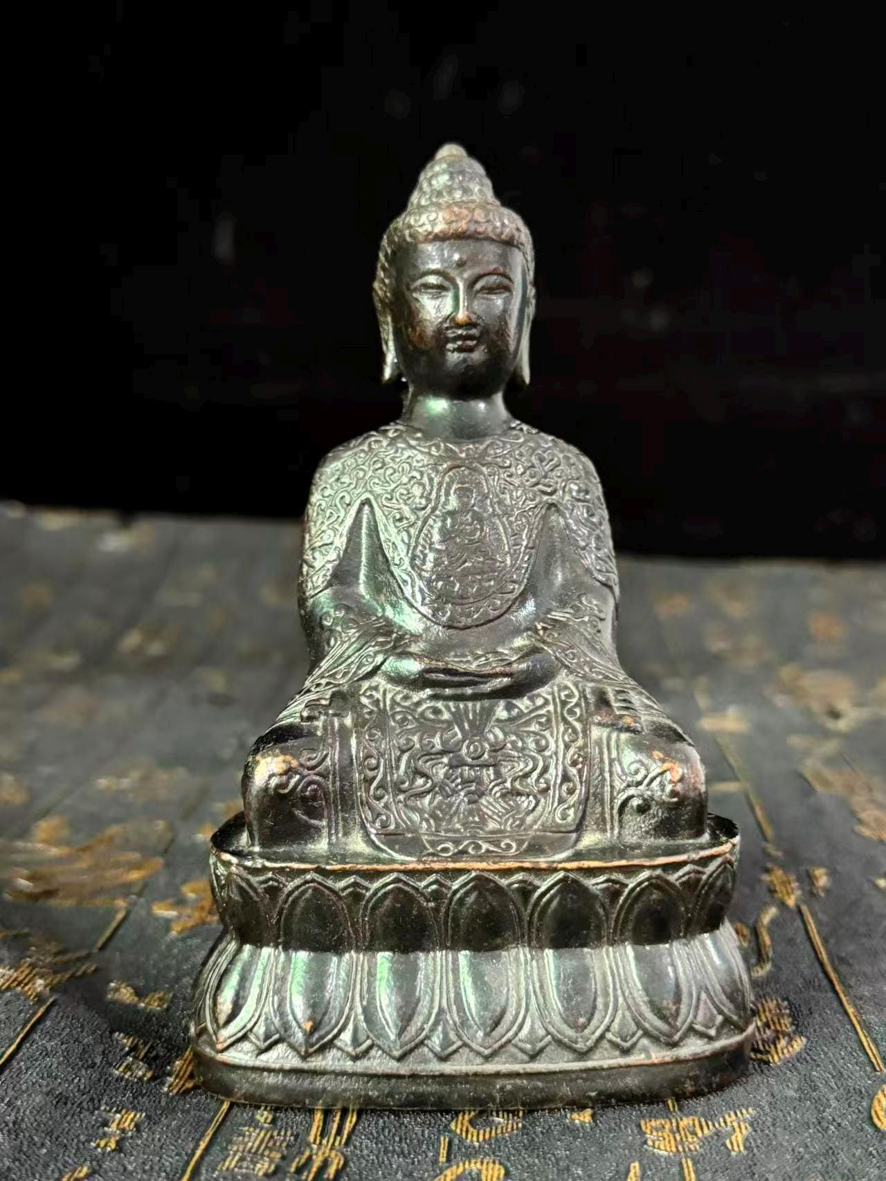 チベットのミニ銅製仏像、禅の装飾用屋外仏像、リラクゼーション瞑想