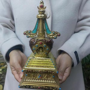 Temple du bouddhisme tibétain en bronze doré stupa de la tour de la pagode du Bouddha, décoration de méditation yoga bouddhisme bronze Sakyamuni Fengshui guérison énergétique G0179