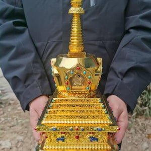 Népal bouddhisme stupa doré bouddha grande pagode, reliques de bouddha temple sanctuaire culte bronze tour Sakyamuni Dagoba tantra stupa ornements décor