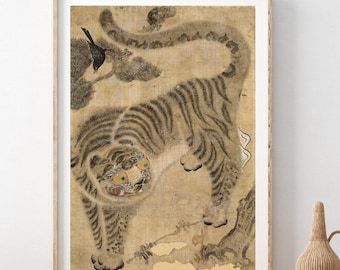 虎とカササギを描いた韓国の民画が絹に印刷され版画になった