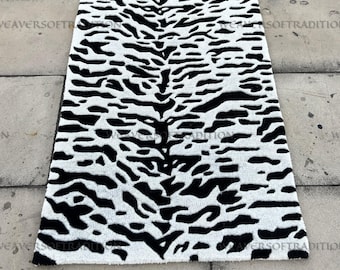 Tappeto in lana tuftato a mano con motivo zebrato 3x5 / Tappeto con stampa animalier bianco e nero per soggiorno