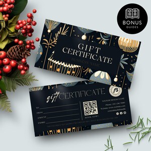Puede incluir: Dos tarjetas de regalo con fondo oscuro y diseño floral dorado. La tarjeta superior dice "GIFT CERTIFICATE" con espacio para el nombre de la empresa. La tarjeta inferior tiene campos para "TO", "FROM", "AMOUNT" y "EXPIRY".