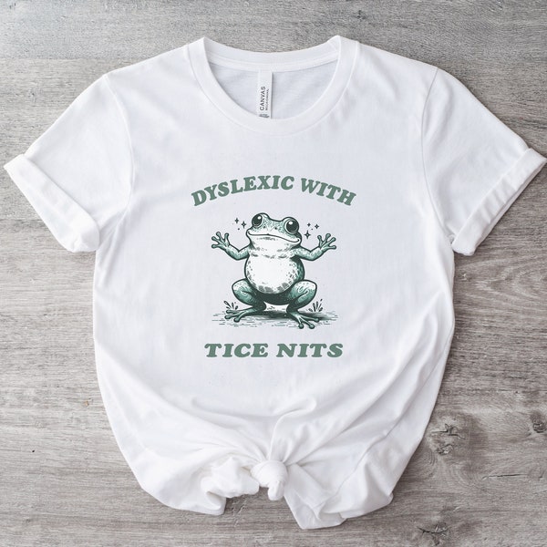 Chemise drôle de dyslexie de grenouille de meme, T-shirt de l'an 2000, t-shirt graphique stupide, t-shirt dessin animé sarcastique, dyslexique avec des lentes, chemise vintage stupide