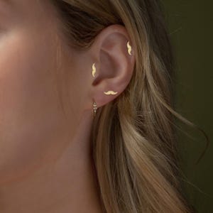 Gouden snortraguspiercing,platte achterkantpiercing in 14K massief goud,18G kraakbeennagelpiercing,8-6 mm staaflengte