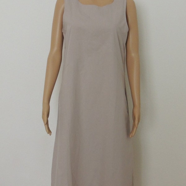 Langes Sommerkleid mit Rundhals, Damenkleid in Grau, Freizeitkleid