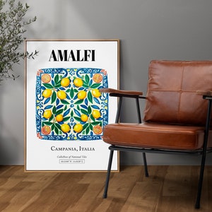 Амальфи, Кампания, Италия, народная плитка с желтыми лимонами ...