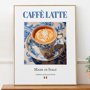 Café con leche sobre mayólica, póster con impresión de bebida tradicional italiana, arte mural para cocina y bar.