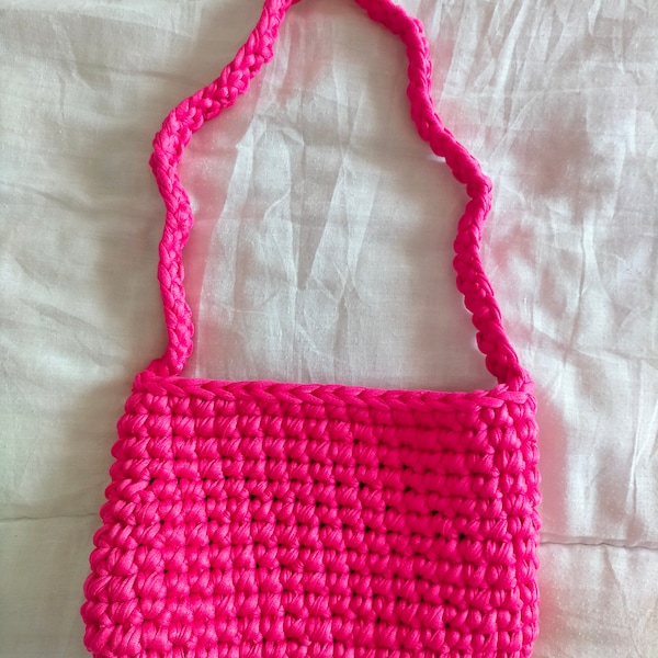 Bolso de trapillo rosa