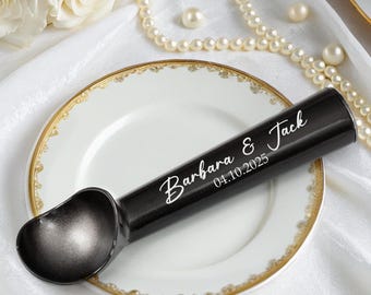 Black Custom Ice Cream Scoop – Engraved Wedding Gift for Couple with Names Date – Unique Personalized Favor for Bride & Groom