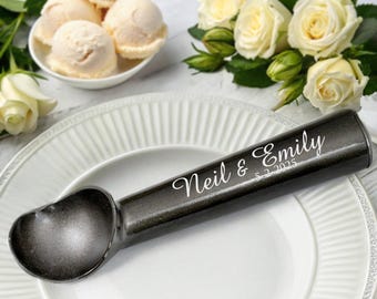 Custom Black Ice Cream Scoop – Engraved Wedding Gift for Couple – Personalized Name & Date – Unique Groom Bride Keepsake – Bridal Gift