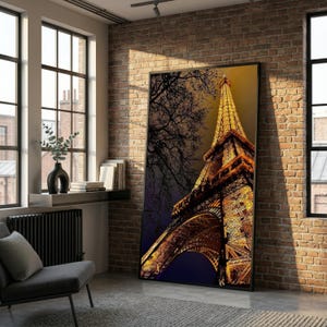 Quadro su tela con Torre Eiffel illuminata, skyline notturno di Parigi, decorazione murale con punto di riferimento illuminato d'oro, stampa architettonica su tela, paesaggio urbano romantico