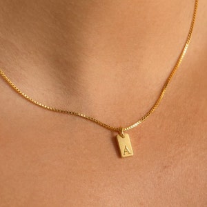 Zierliche Initial Halskette Individuell gravierte Buchstabe in Box-Kett Glitzernde Sommerkette Perfektes Muttertagsgeschenk-HOT SALE Bild 1