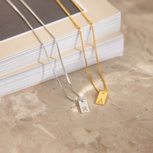 Zierliche Initial Halskette Individuell gravierte Buchstabe in Box-Kett Glitzernde Sommerkette Perfektes Muttertagsgeschenk-HOT SALE Bild 6