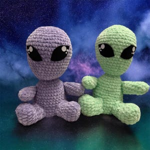 Alien Plushie, alien stuffie, purple alien, green alien, handmade crochet plushie, amigurumi plush toy