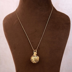 Harmony ball necklace with natural stone l Lithotherapy l Gift future mom l Bola l Futur mom