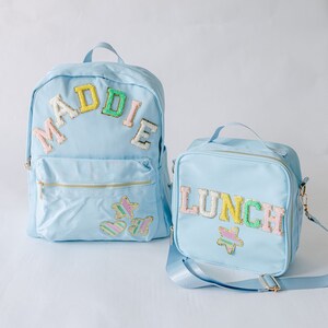 Sac à dos et sac à lunch en nylon personnalisés | Sac à patch personnalisable en chenille | Sac d'école pour enfant | Sac à dos et boîte à lunch avec écussons personnalisés