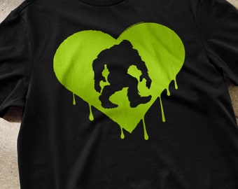 T-shirt Bigfoot Love : t-shirt coeur Sasquatch amusant
