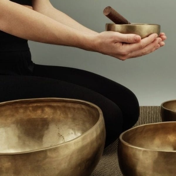 Sound Healing Session with Crystal Singing Bowls Recording (12 min)