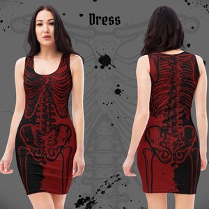 K&ouml;nnte beinhalten: Ein rotes, &auml;rmelloses Kleid mit einem schwarzen Skelett-Druck. Das Kleid ist figurbetont und hat einen runden Ausschnitt.